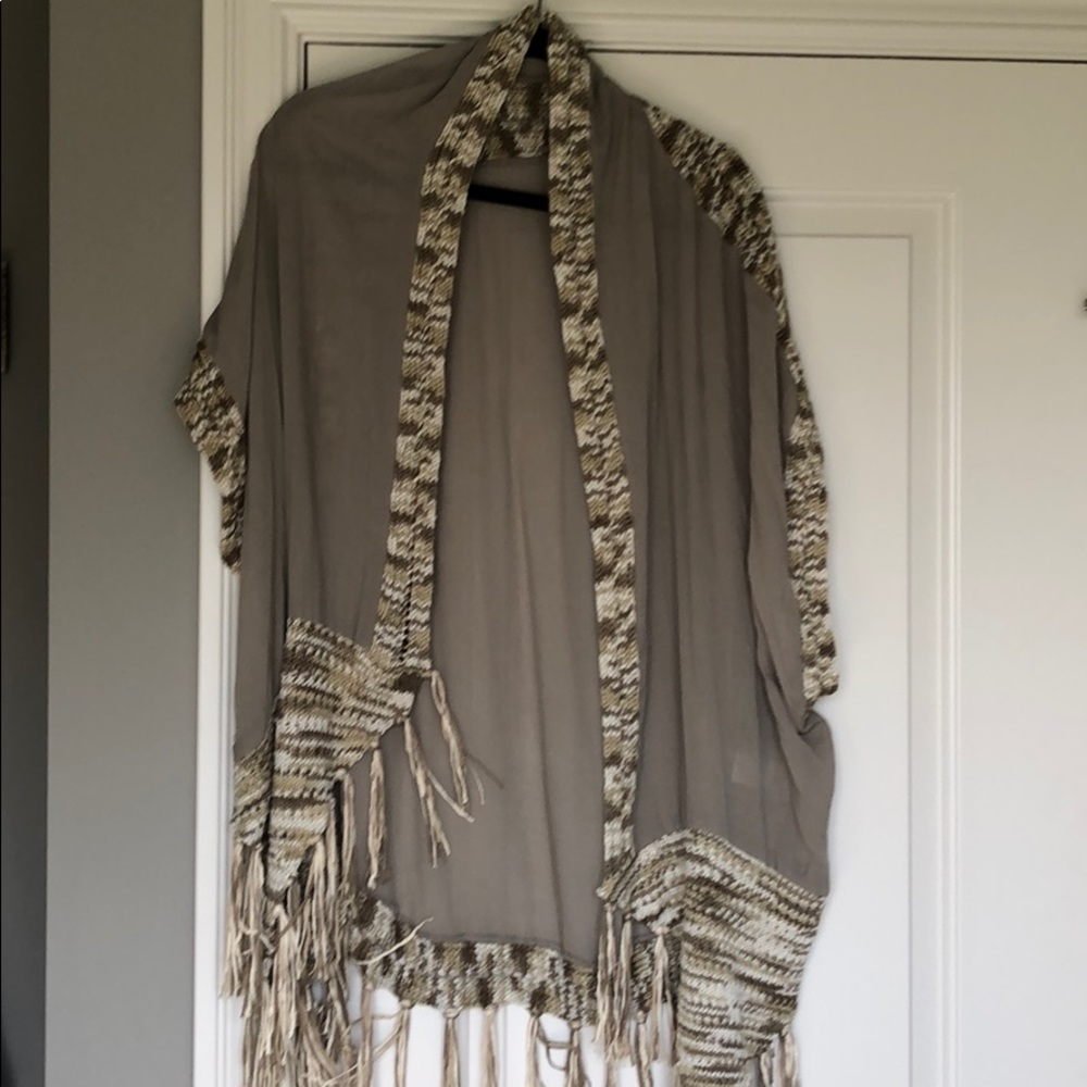 Shawl/ sweater